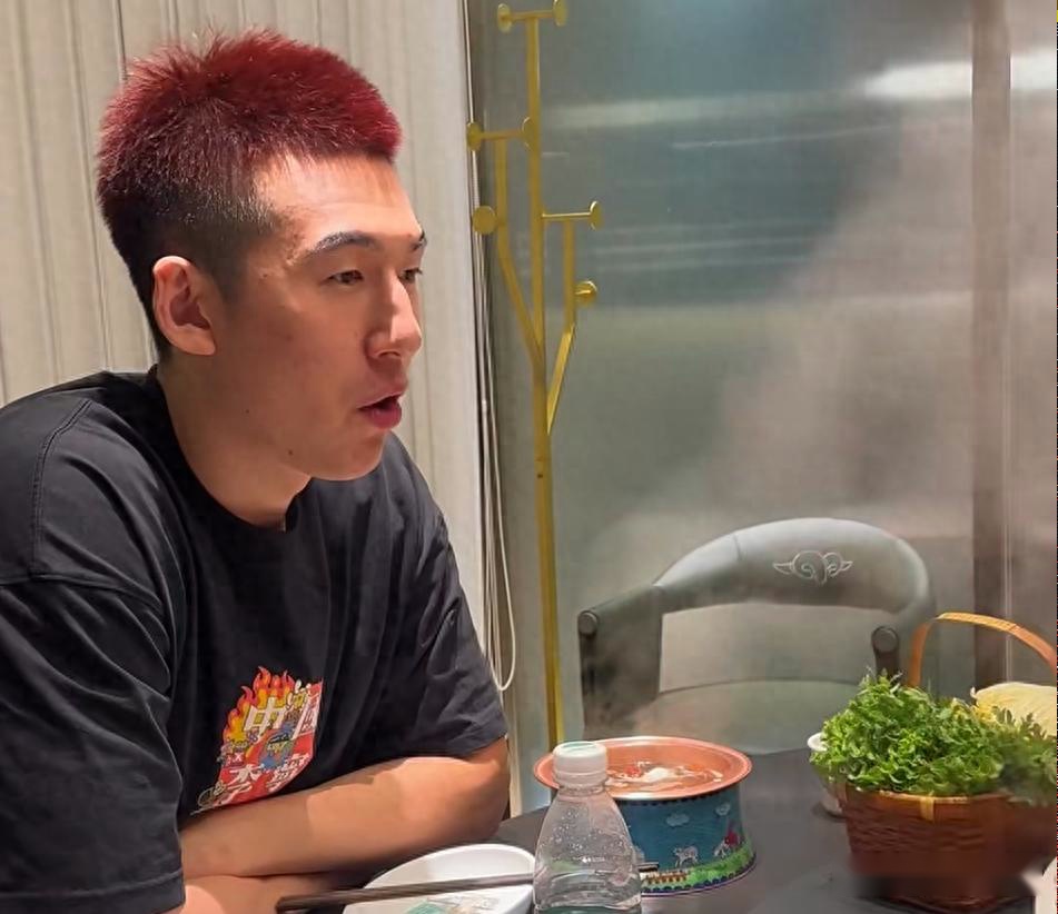 高诗岩的排面还是够!回辽宁备战全运会,与付豪约饭吃火锅!