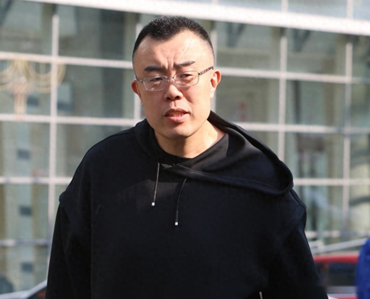 辽篮启程丹东！韩德君随队，赵继伟暖心签名，对阵川京鲁遇考验！