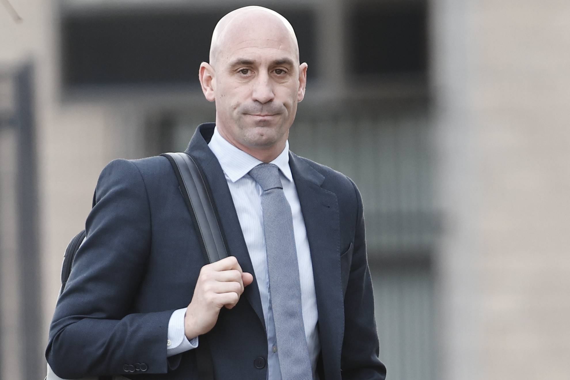 前西足协主席鲁比亚莱斯发新书,称自己为西班牙足球最大阴谋的受害者