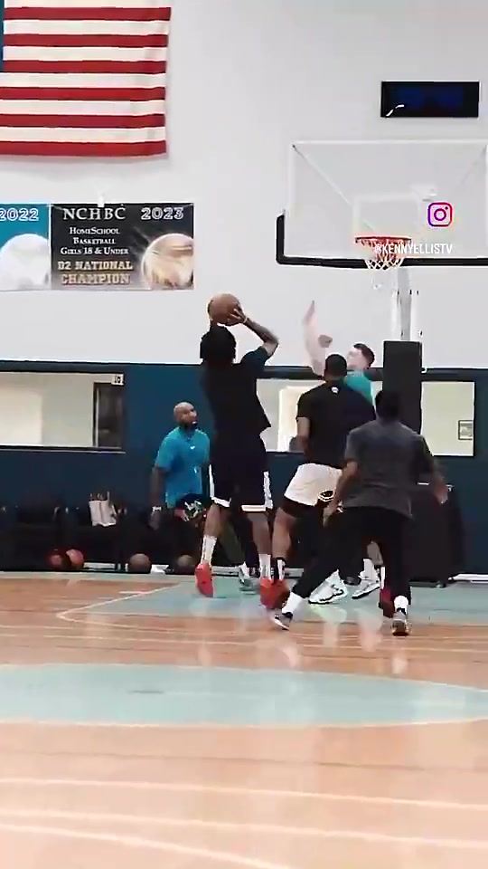 曾经和周琦争夺轮换的男人现在手握三千万合同NBA冠军野球场大杀四方 曾经和周琦争夺轮换的男人现在手握三千万合同NBA冠军野球场大杀四方