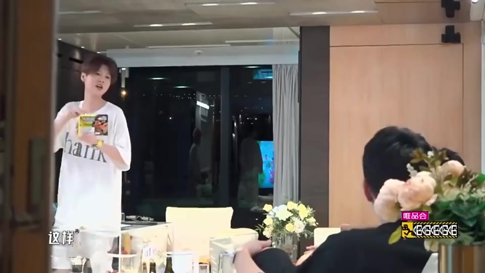 忘了18年他们拍跑男时就是俄罗斯世界杯当时还请的菲戈 忘了18年他们拍跑男时就是俄罗斯世界杯当时还请的菲戈