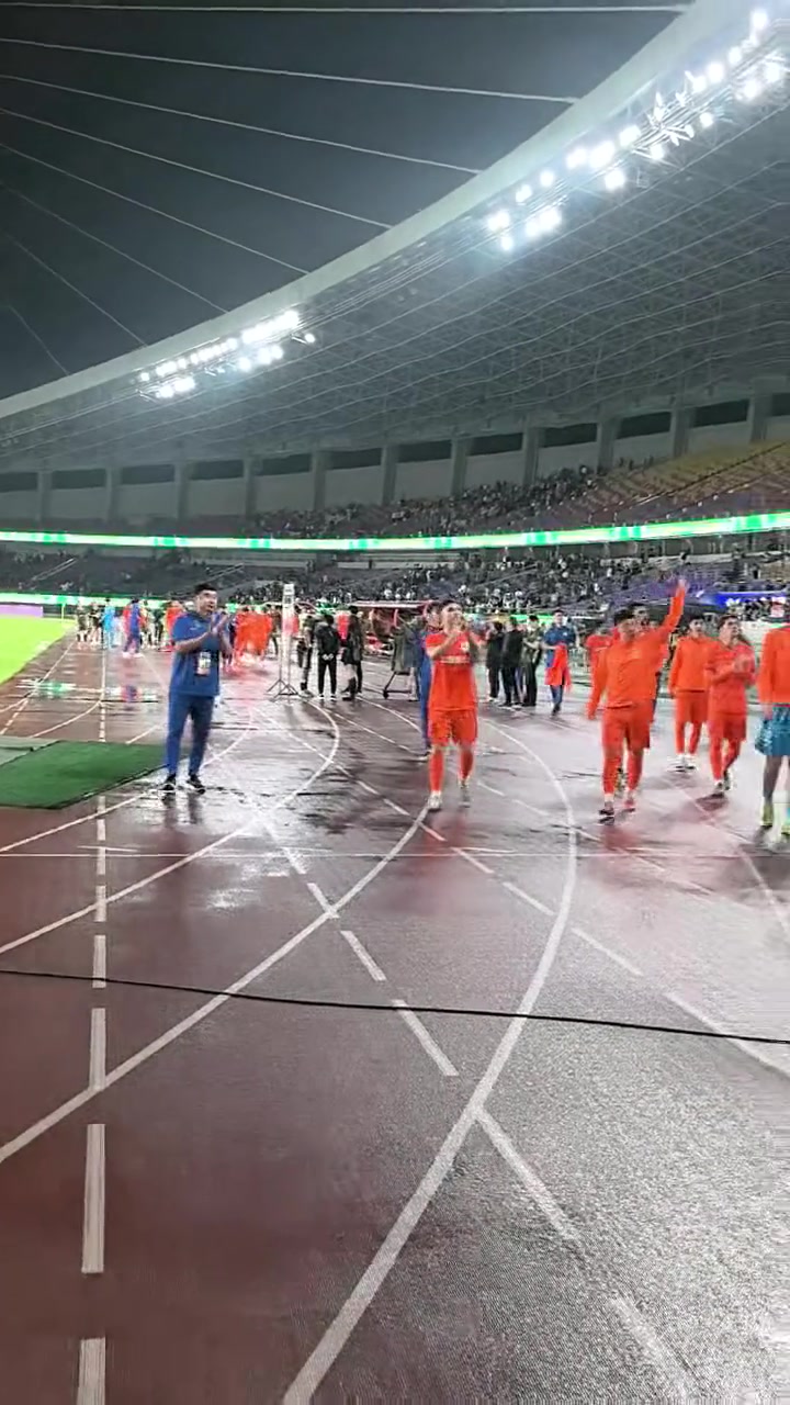 牛志明泰山队谢场视频这一场平局有点意难平 牛志明泰山队谢场视频这一场平局有点意难平