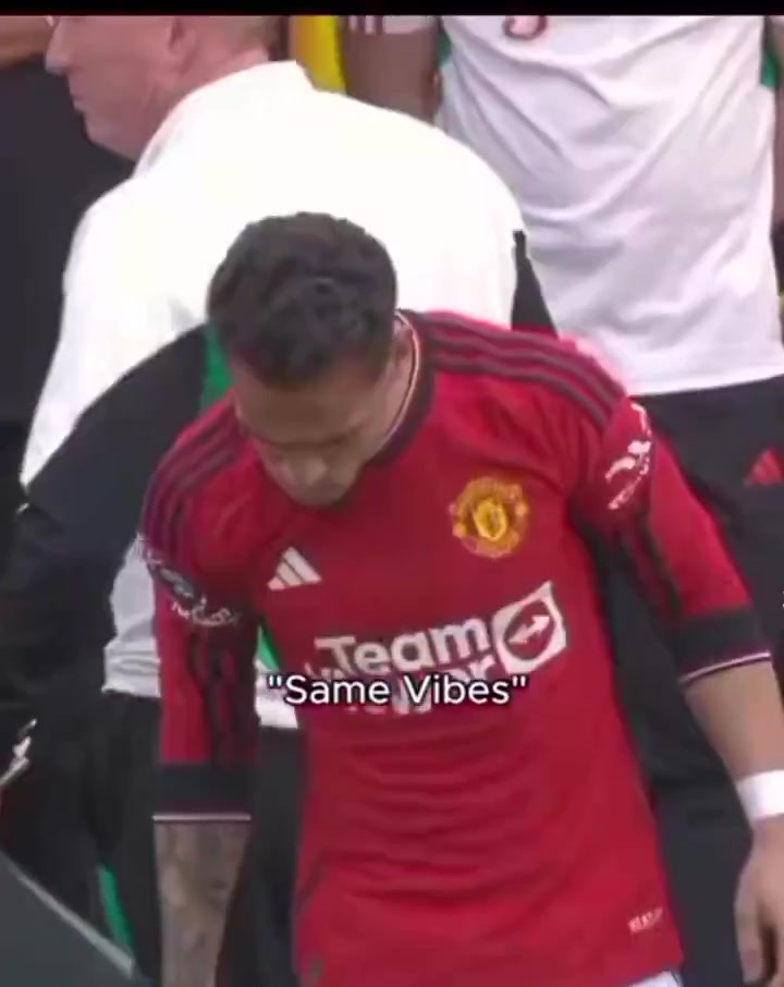 外国网友此时此刻仿佛在维尔茨身上看到了圆神的影子 外国网友此时此刻仿佛在维尔茨身上看到了圆神的影子