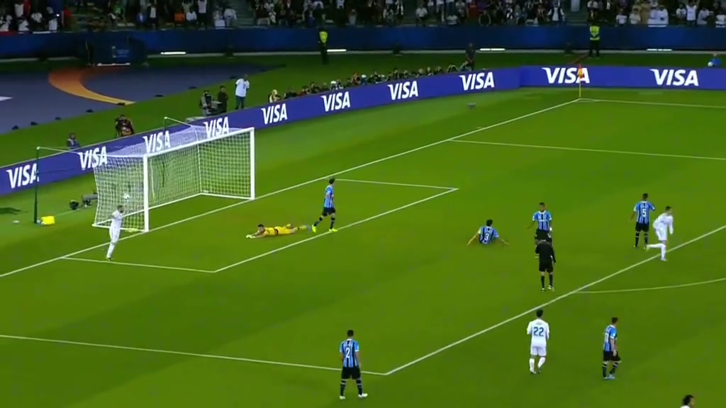 看了C罗这个视频让人觉得凌空抽射很简单 看了C罗这个视频让人觉得凌空抽射很简单