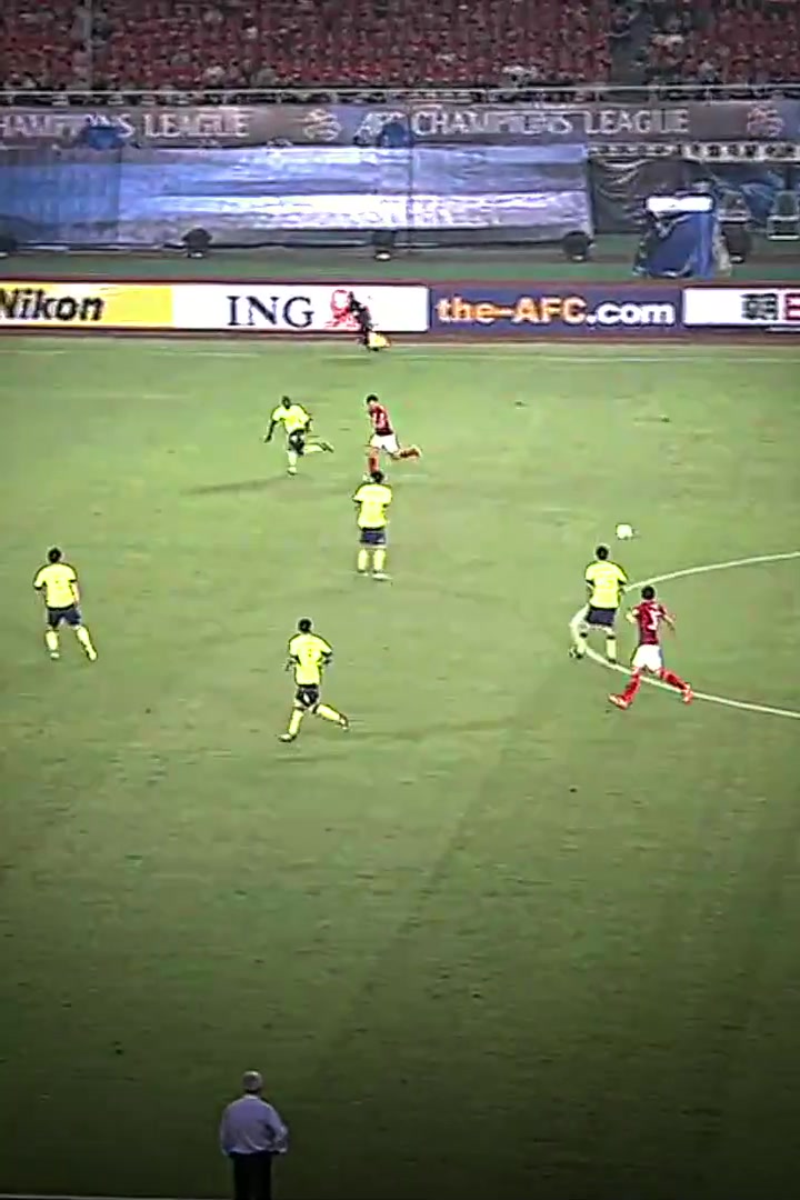 领球这下太漂亮了13年亚冠决赛艾克森这球太不讲理了 领球这下太漂亮了13年亚冠决赛艾克森这球太不讲理了