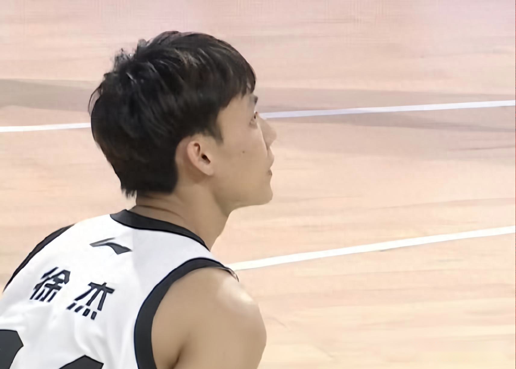 广东121-73西班牙球队迎4好消息!后场+张昊仍稳,焦泊乔逐步融入